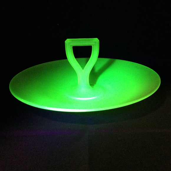 Vintage Frosted Vaseline Uranium Glass Serving plate with Middle handle - Picture 5 of 8